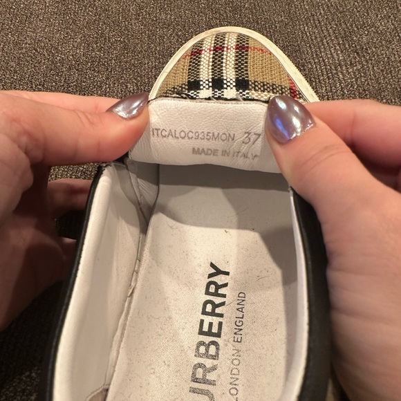 Burberry Sneakers - Picture 3 of 7
